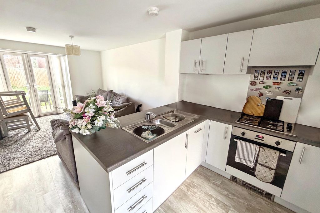 Property photo 2 of 9 5164593