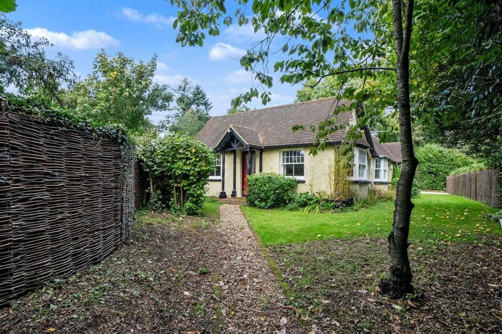 Property photo 2 of 20 Laurel Cottage, Badgemore, Henley-On-Thames Rg9 4Nr