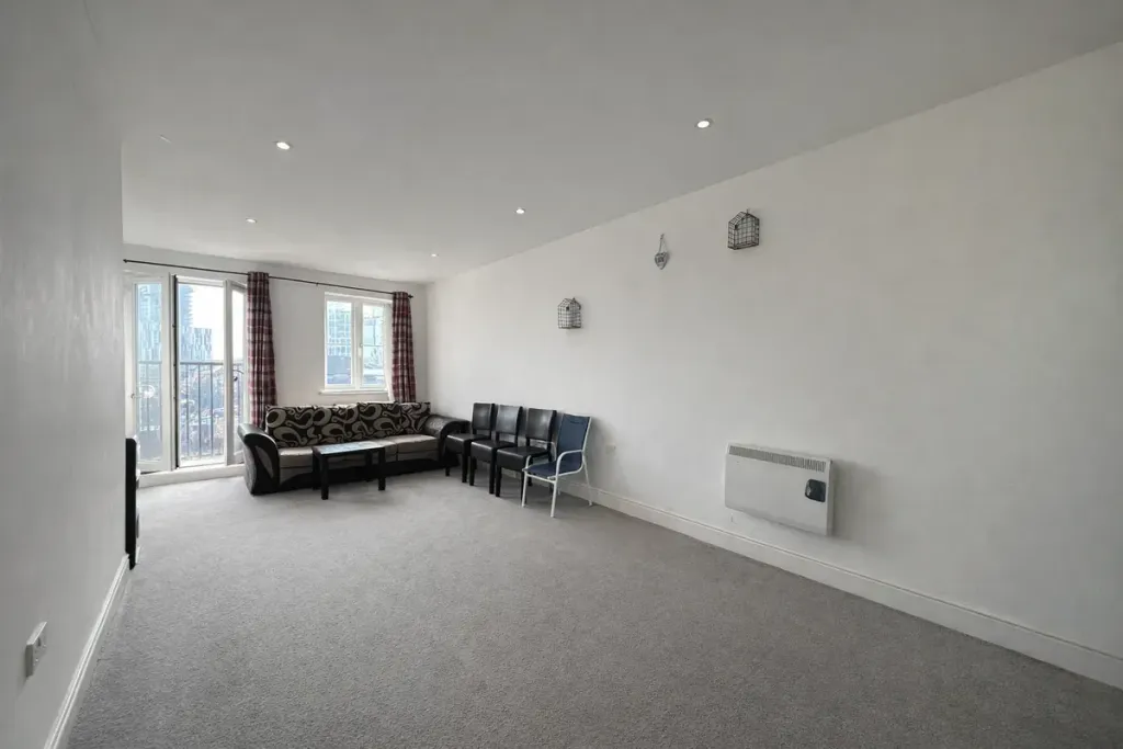 Property photo 3 of 8