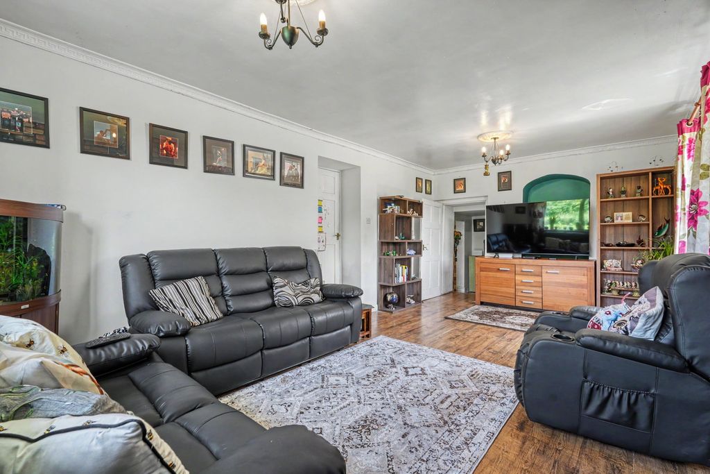 Property photo 2 of 22