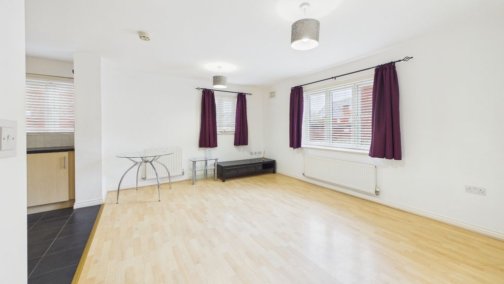 Property photo 3 of 9 2029284