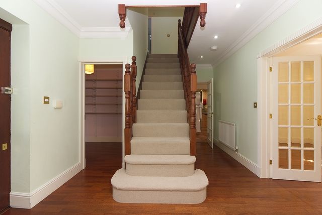 Property photo 2 of 21 Entrance Hallway