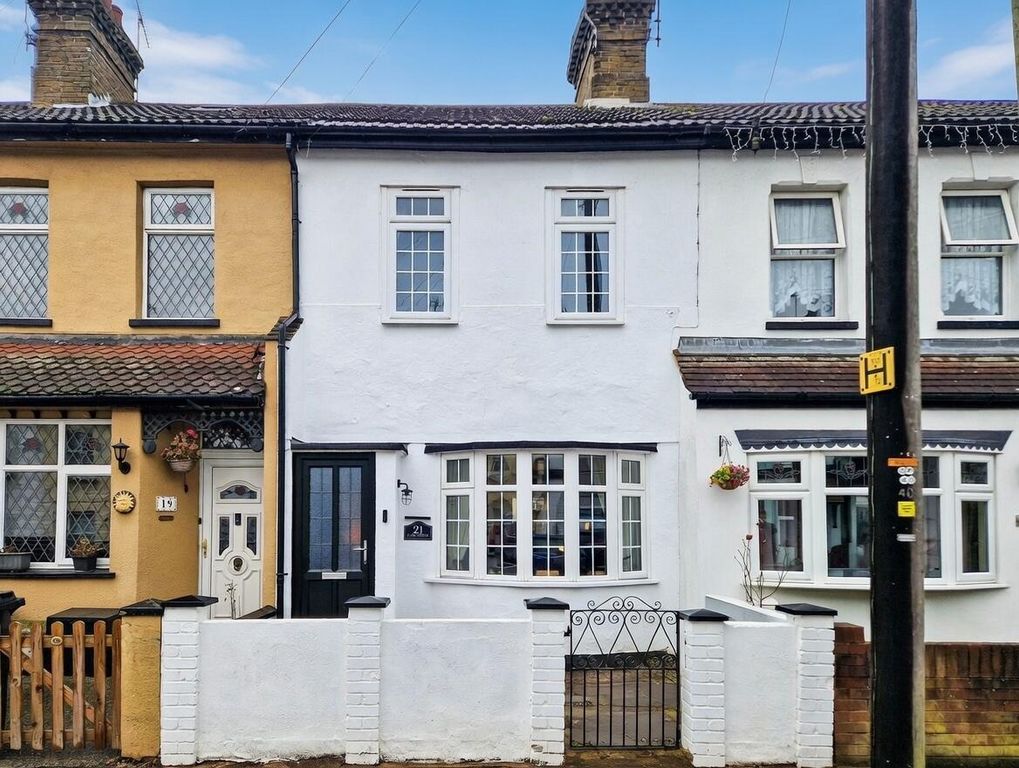 Property photo 3 of 16 Front (Exterior)