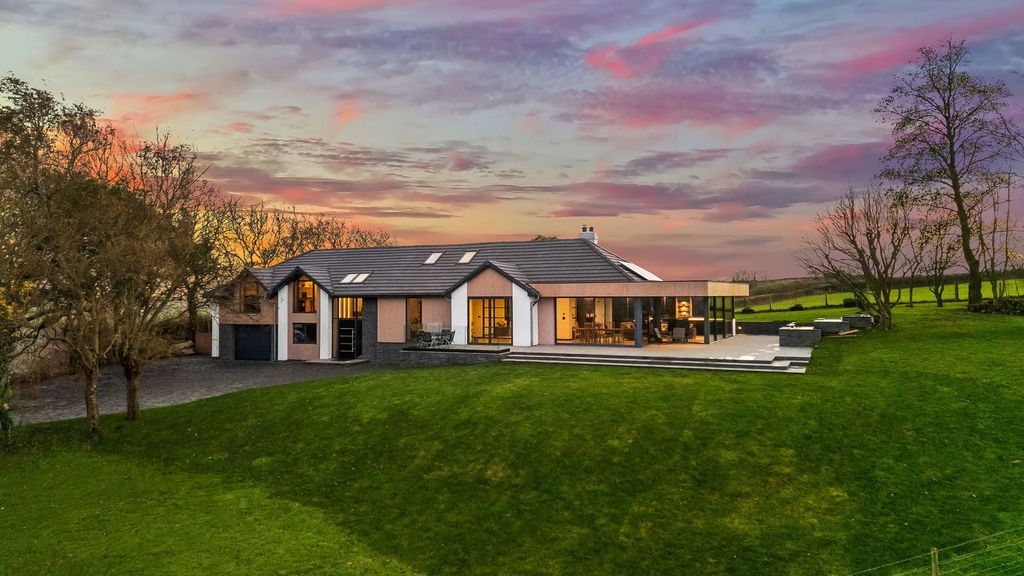 Property photo 1 of 28