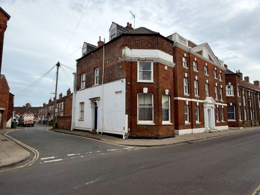 Property photo 1 of 5