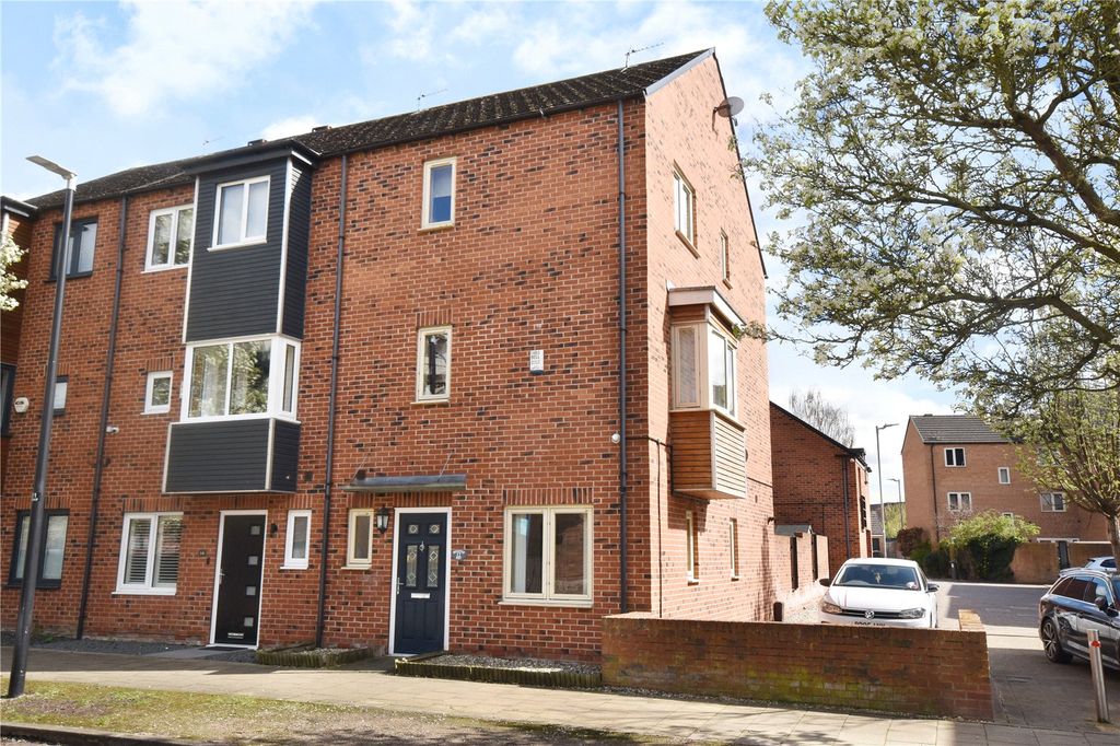 Property photo 1 of 24 Picture No. 04