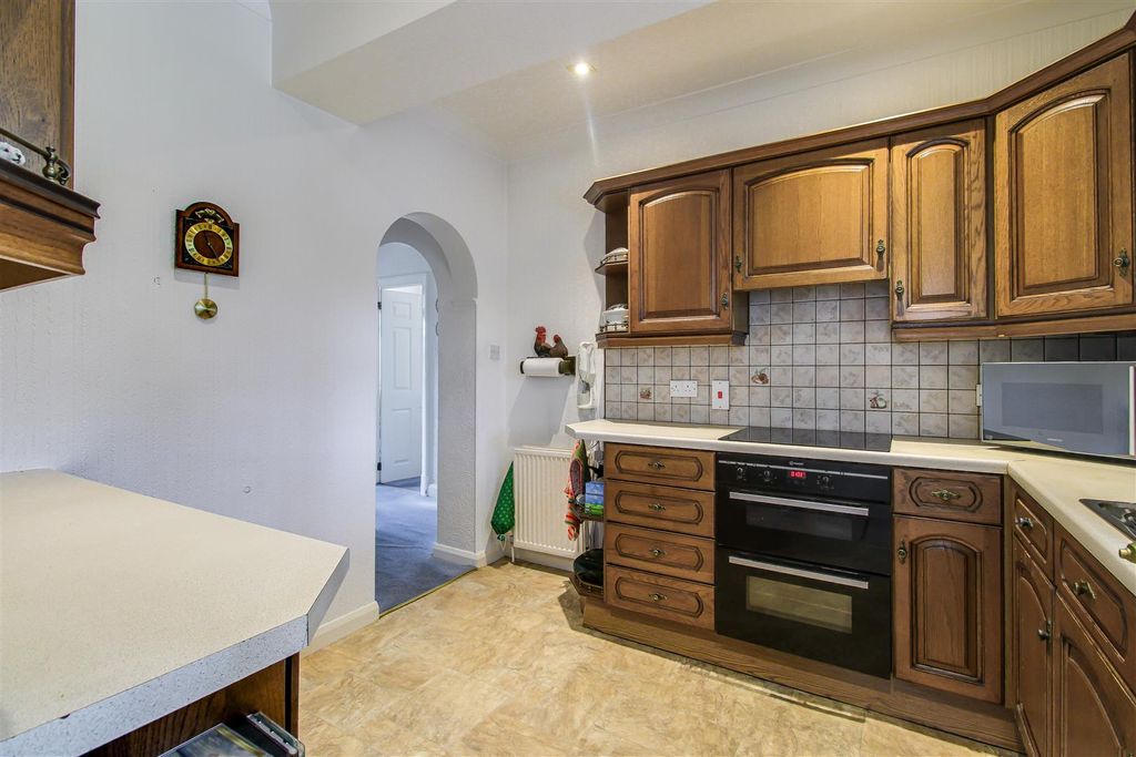 Property photo 3 of 15 Kitchen
