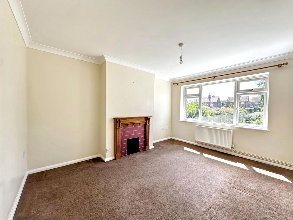 Property photo 2 of 10 20260730150900_20260730-Interior-12-6E3Qxui47Xm3Xtpbjpeg_Gazun.Jpg