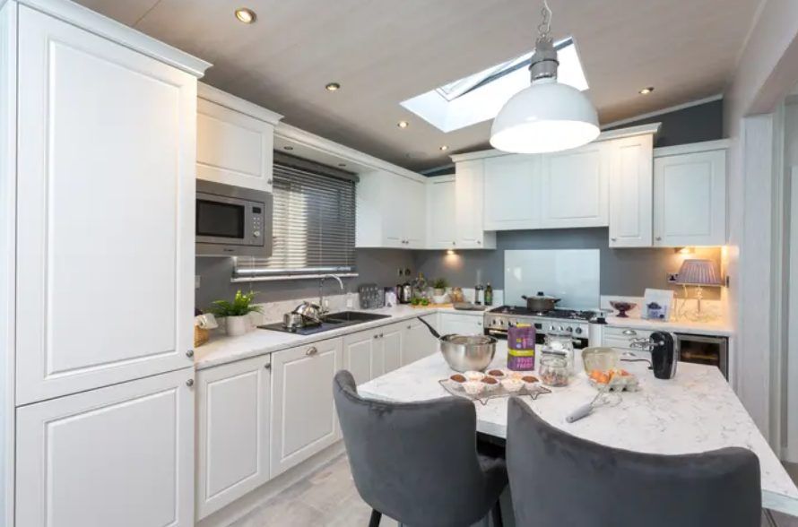 Property photo 3 of 8 2