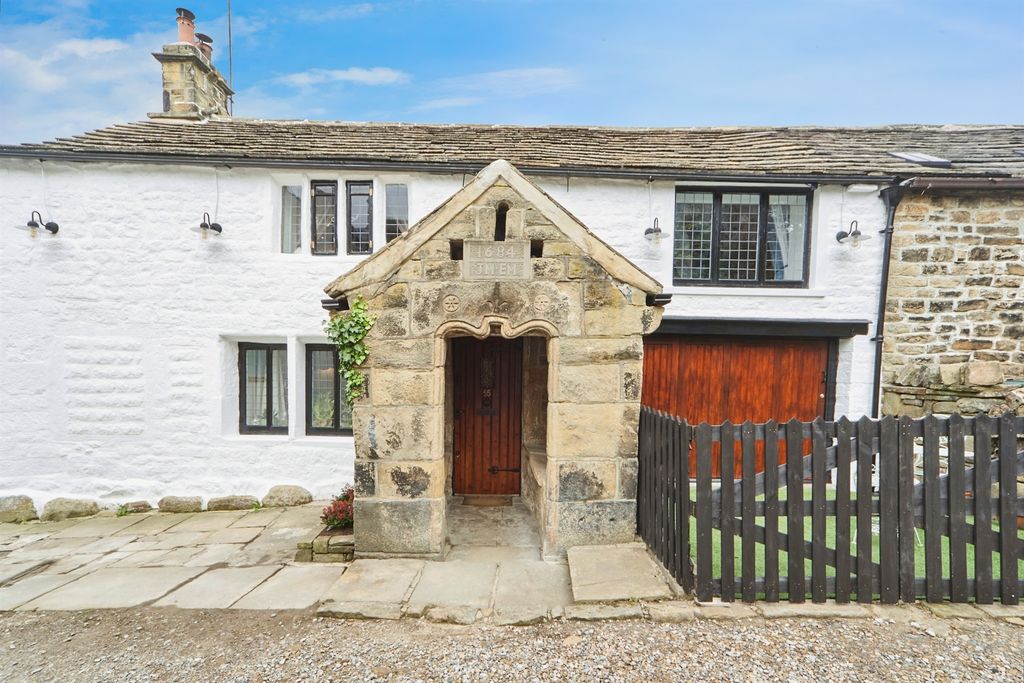 Property photo 1 of 17