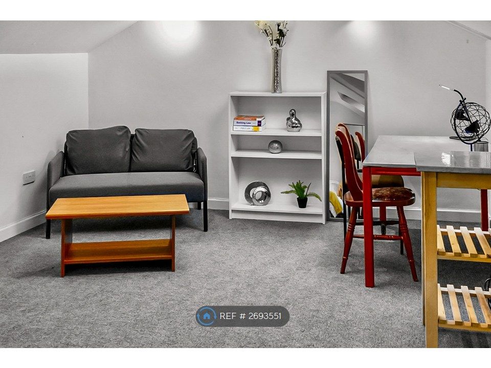 Property photo 2 of 4 Relax And Study Area