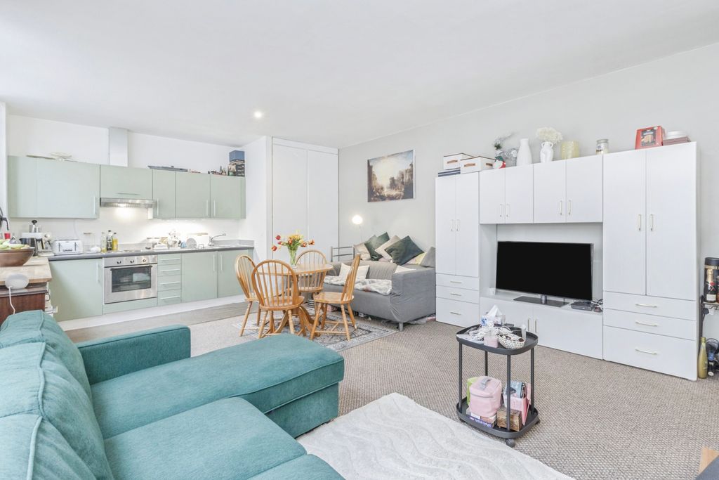 Property photo 3 of 15