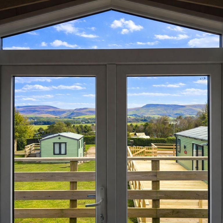 Property photo 1 of 10 Uojv169Aaa98892c9B.Jpg