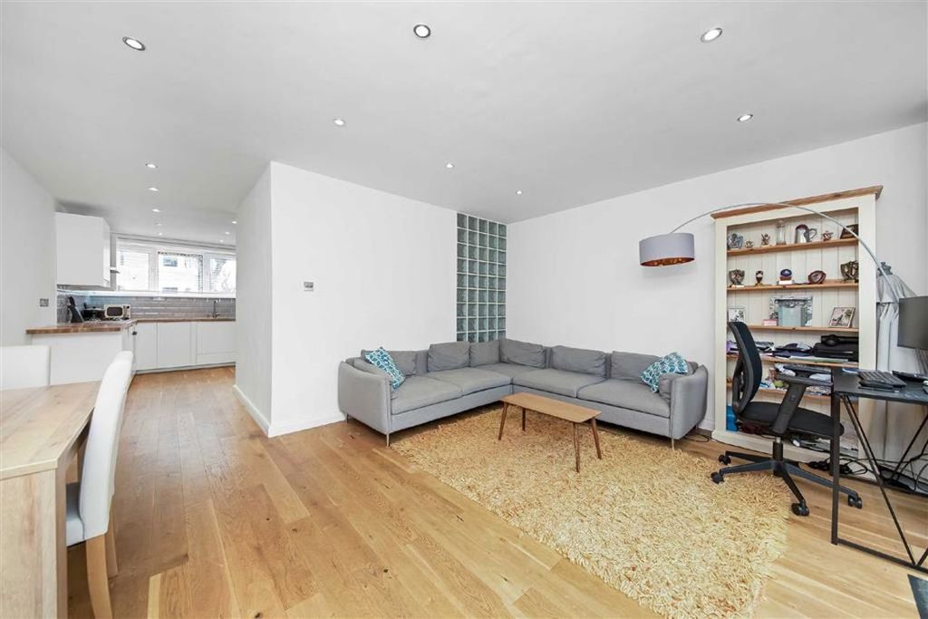 Property photo 2 of 7