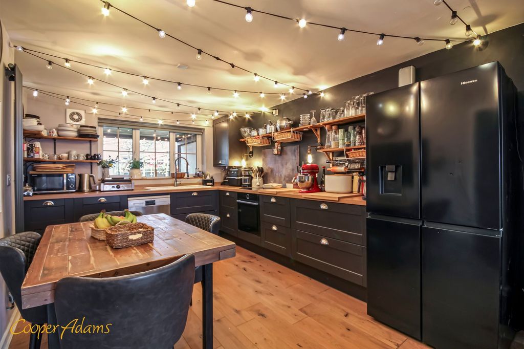 Property photo 3 of 16 Kitchen