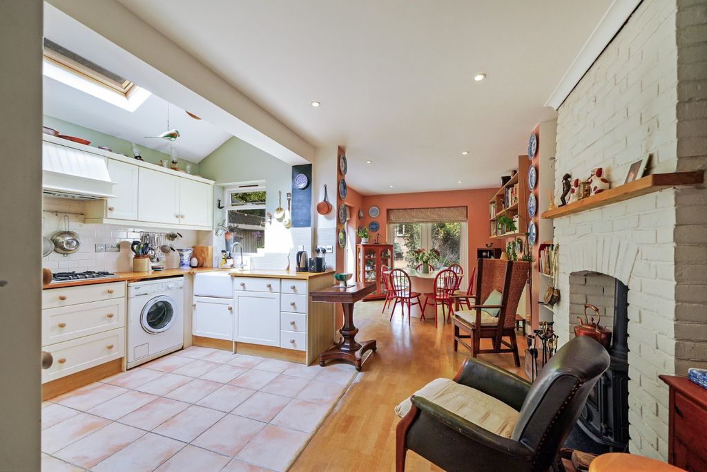 Property photo 2 of 23 4954802
