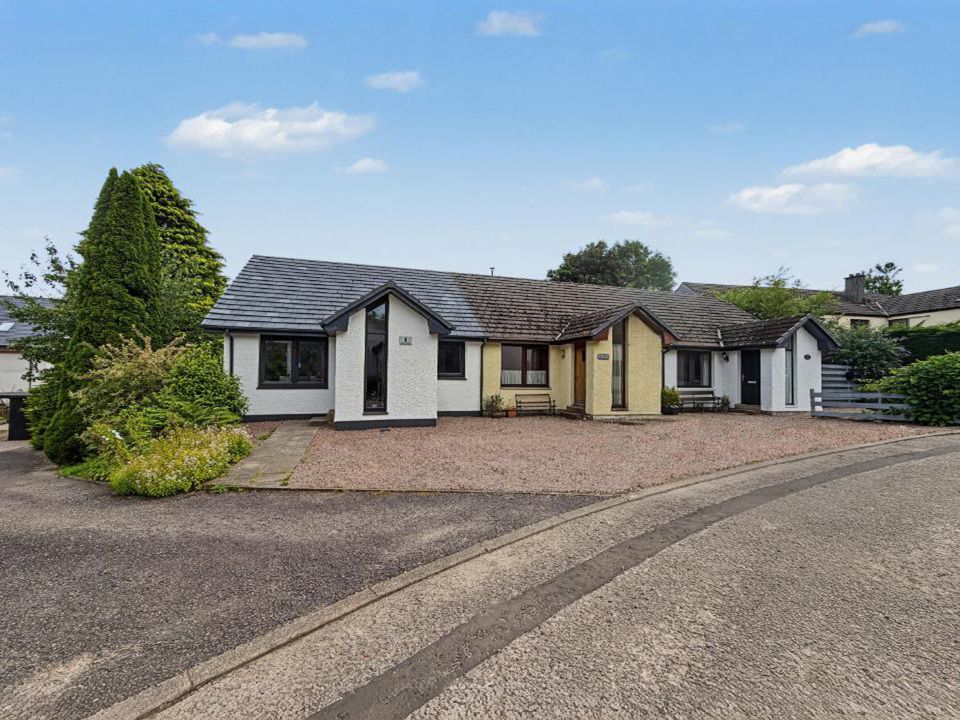 Property photo 3 of 32