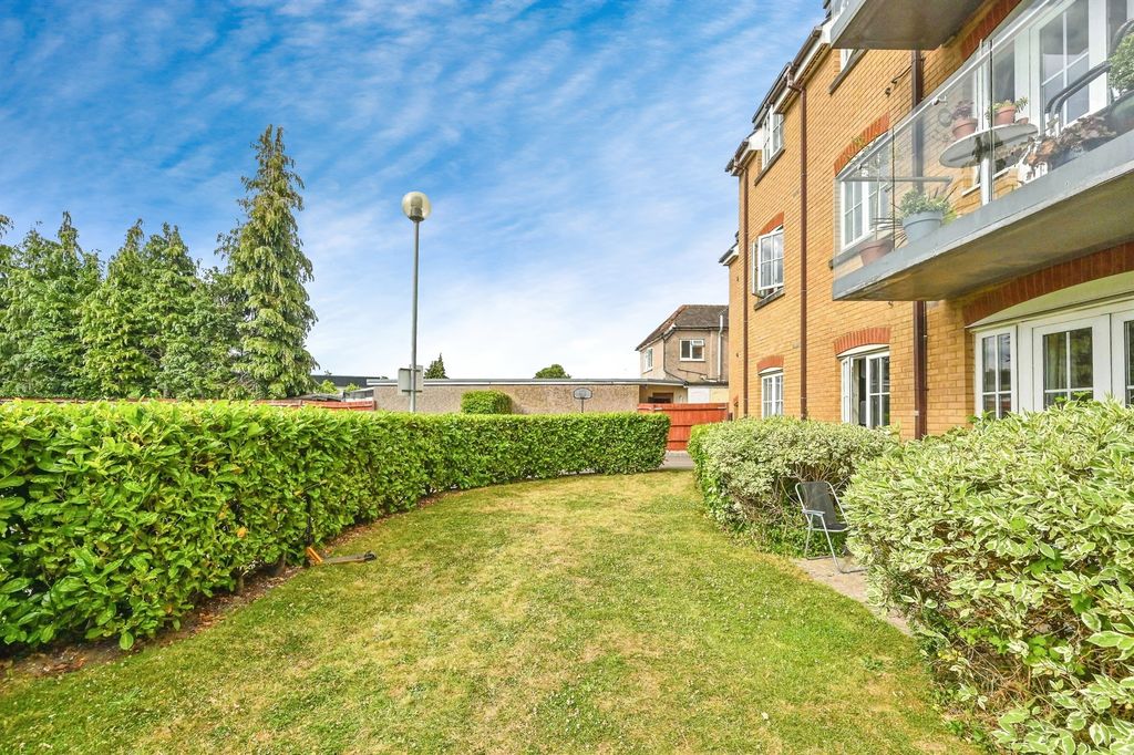 Property photo 2 of 17
