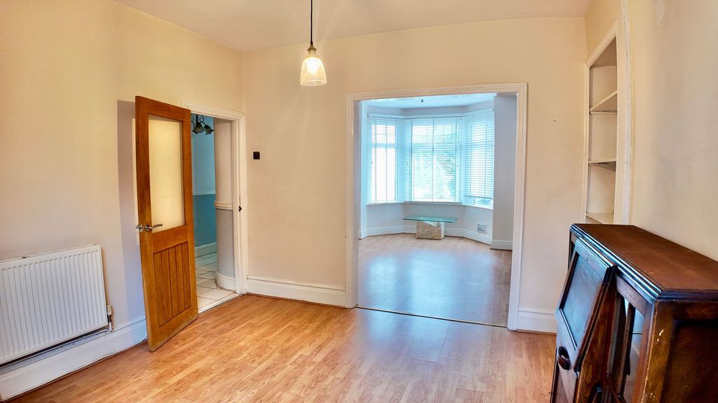 Property photo 2 of 28