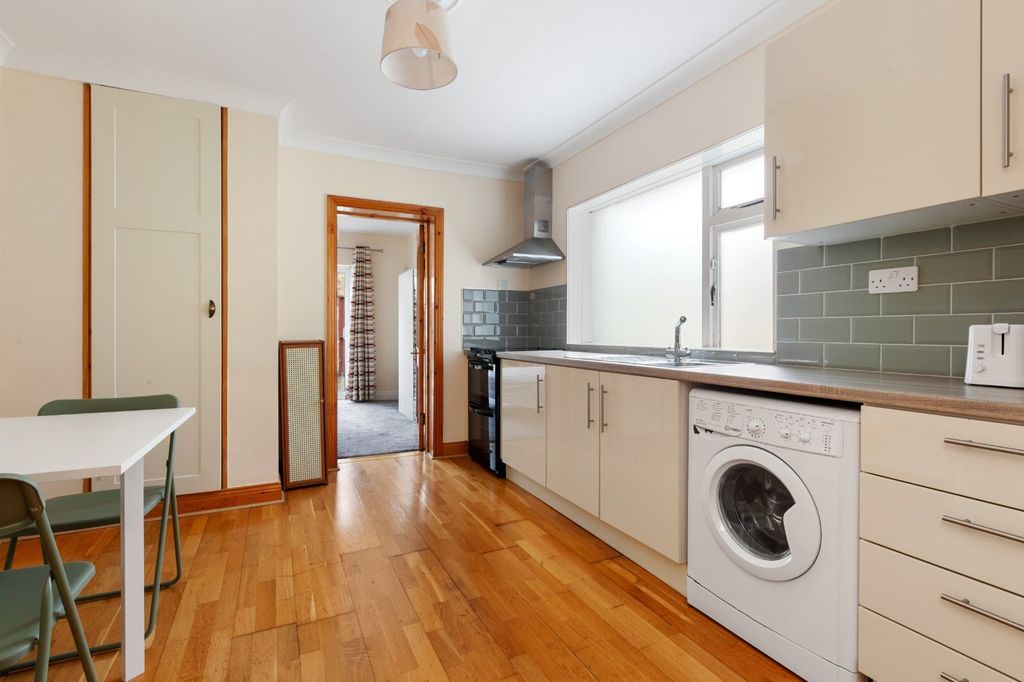 Property photo 3 of 17 Picture No. 11