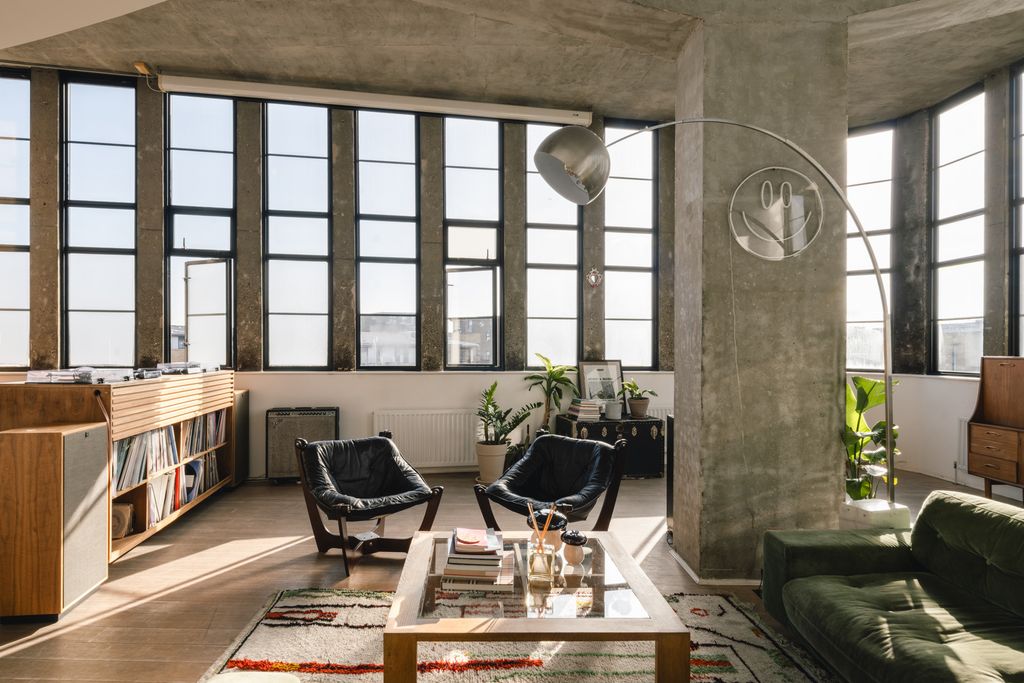 Property photo 1 of 17 A0O0X00000Qxmjzuap_N2_Webres.Jpg