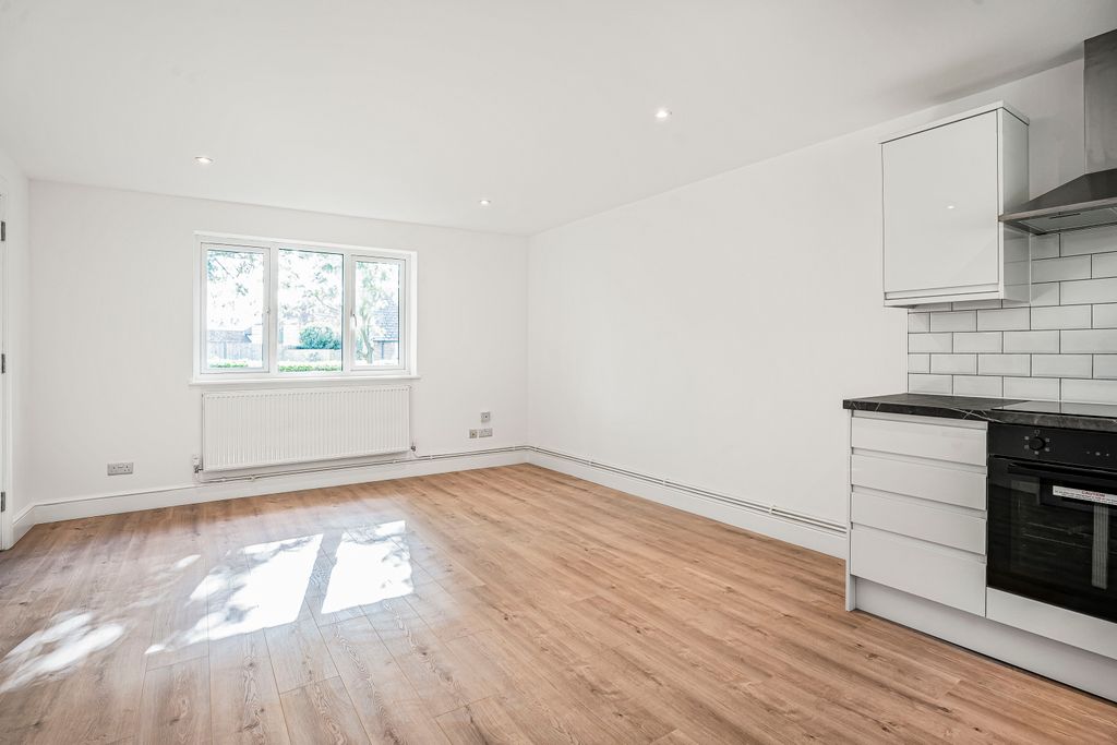 Property photo 3 of 12 Kitchen/Living Room