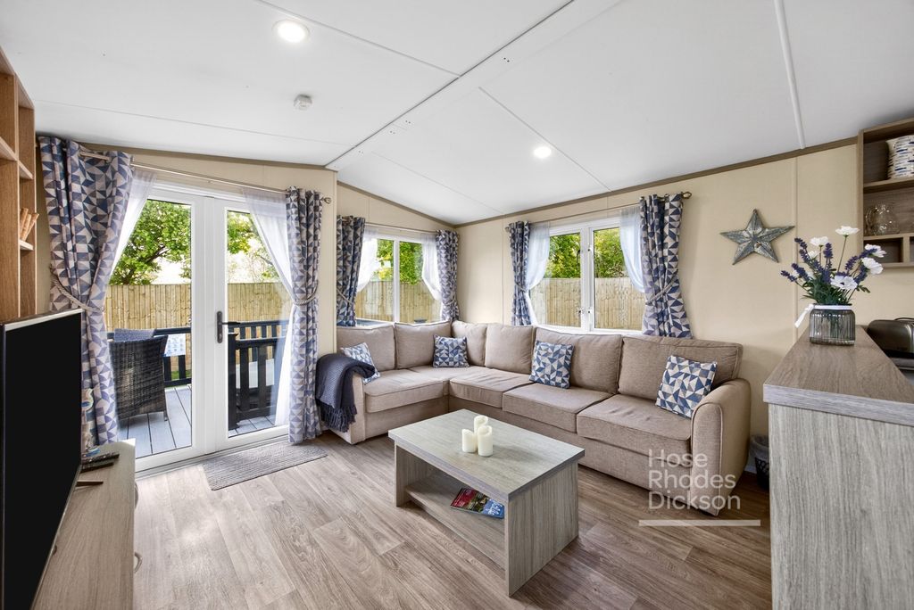 Property photo 2 of 16 Pbox-Img.Jpg