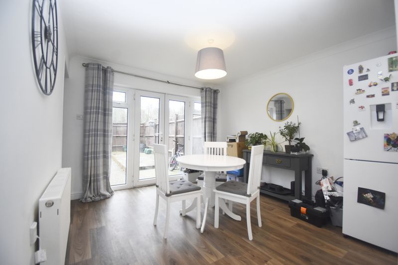 Property photo 2 of 10 Photo 4