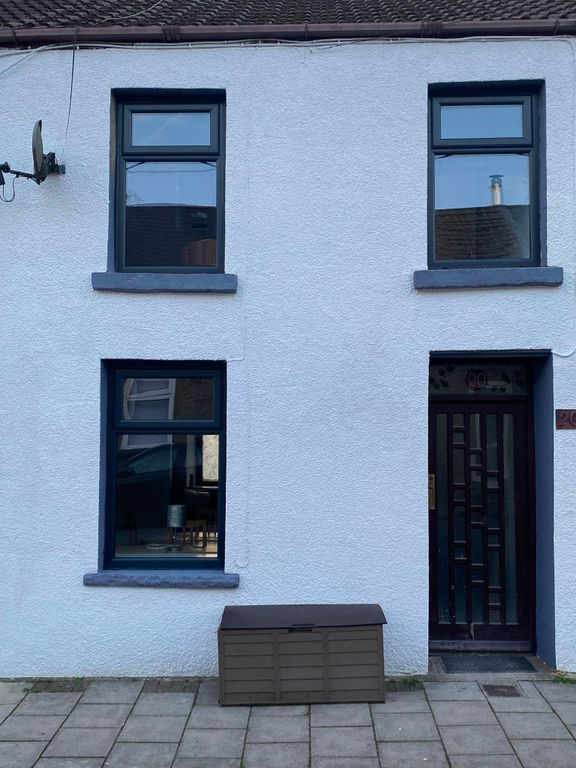 Property photo 1 of 12