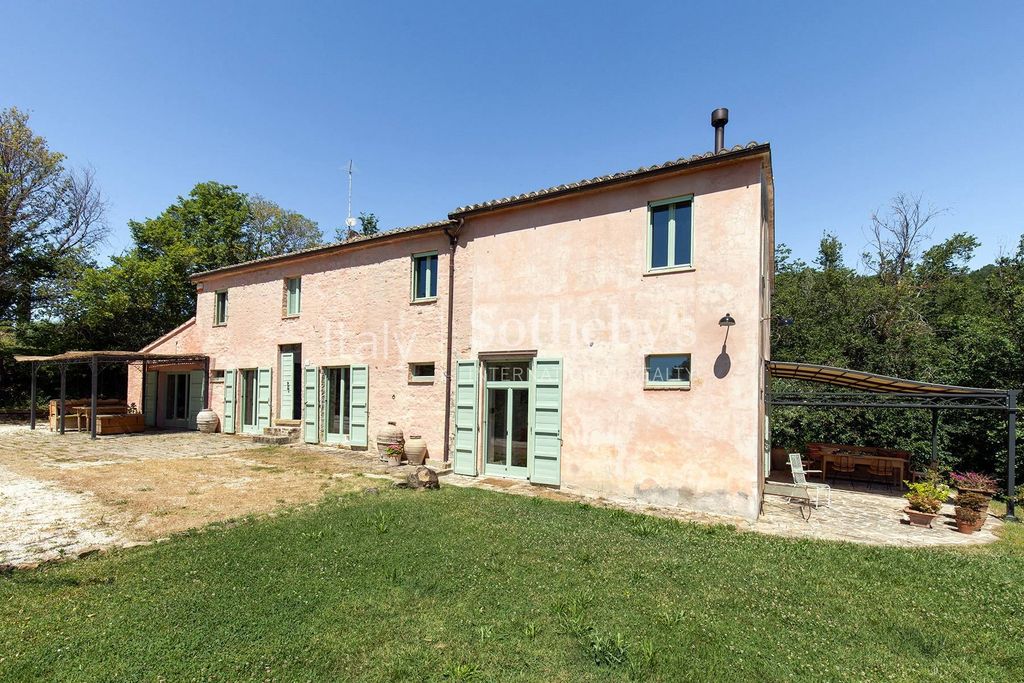 Property photo 2 of 26