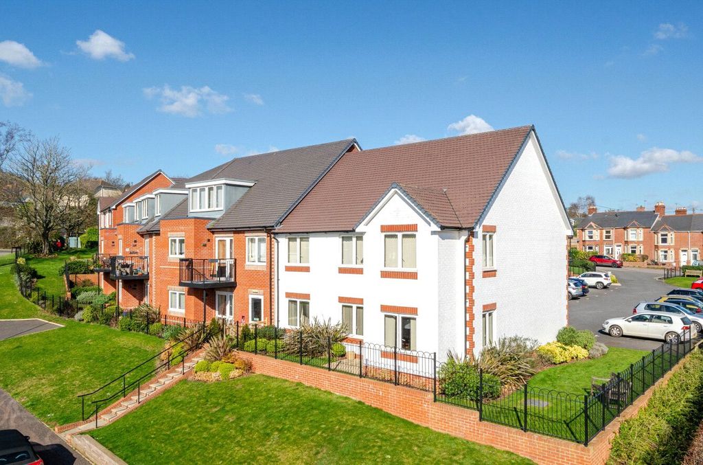 Property photo 1 of 16 Picture No. 11