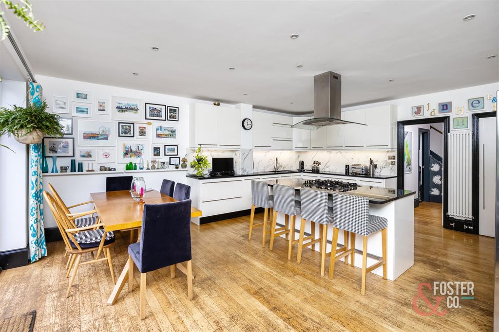 Property photo 3 of 28 Hove Park Road, 57-006.Jpg