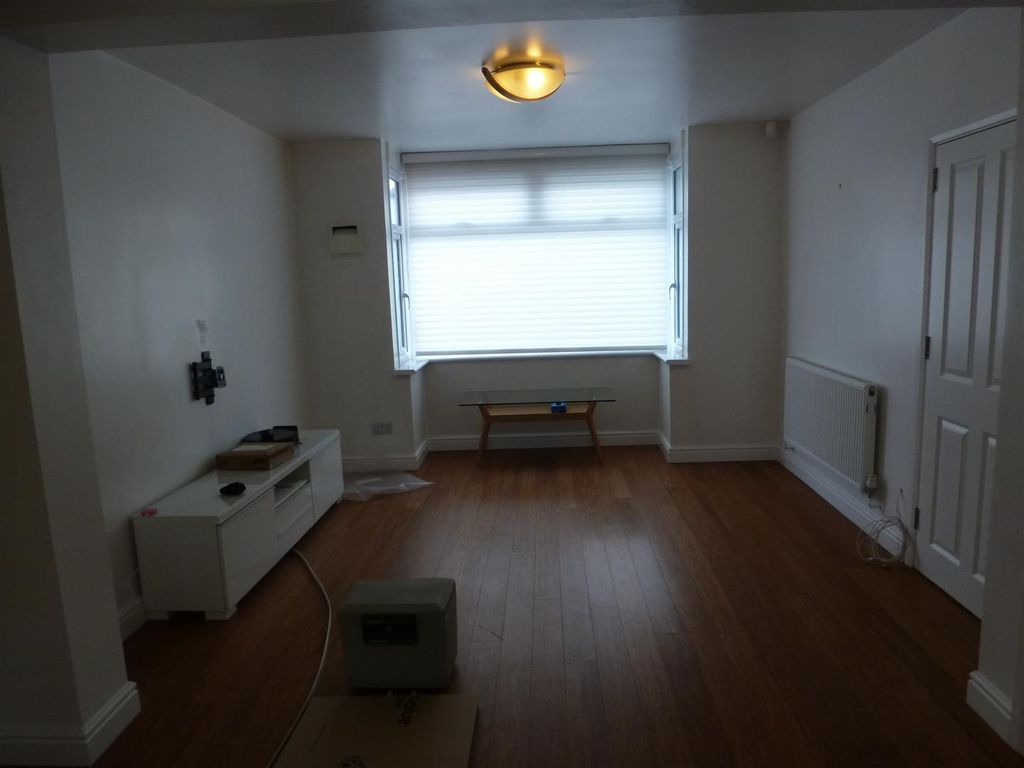 Property photo 2 of 23 P1100186.Jpg