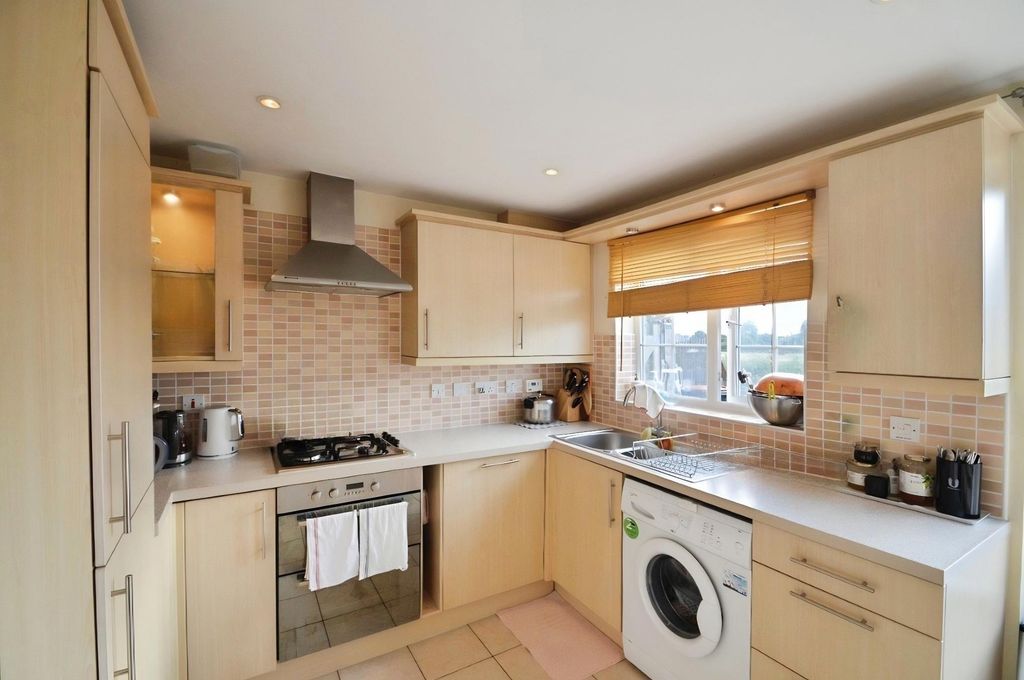 Property photo 3 of 13