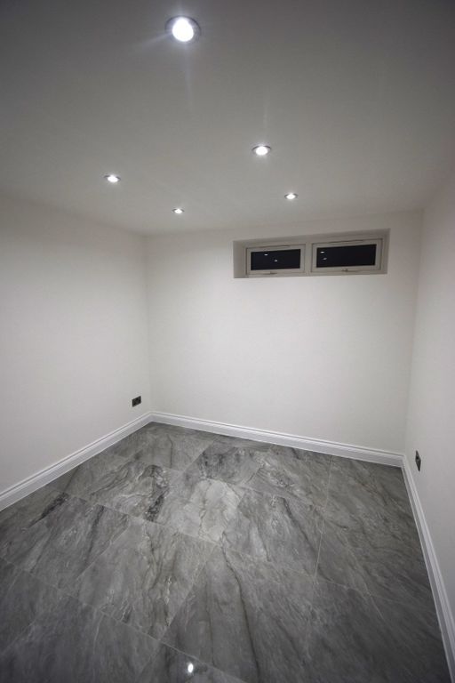 Property photo 2 of 5 Gallery