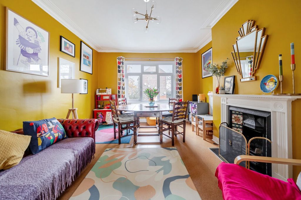 Property photo 2 of 31 Picture No. 11