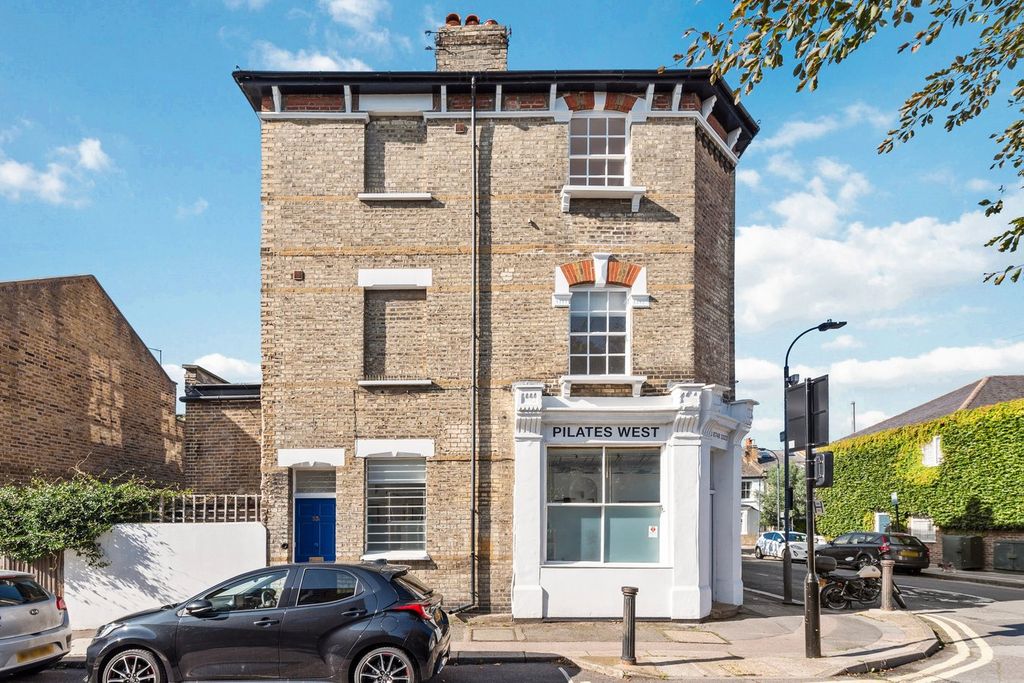 Property photo 2 of 10