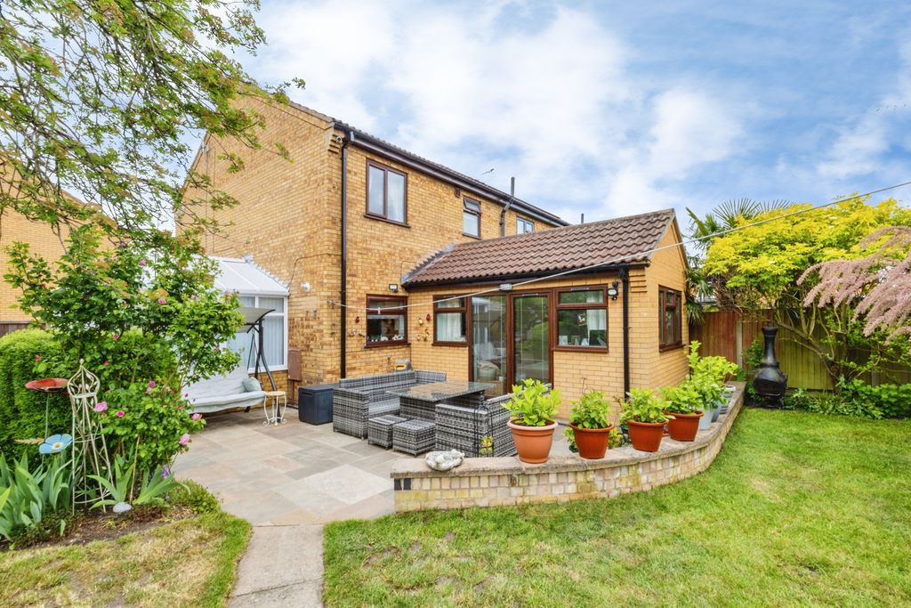 Property photo 3 of 25 2026-05-15-29Winthorperoad043