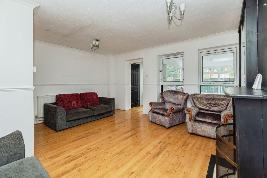 Property photo 3 of 13 Photo
