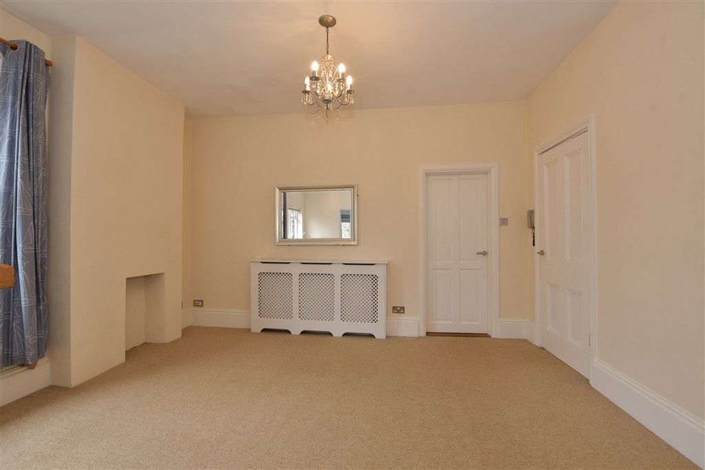 Property photo 1 of 10 Lounge/Kitchen /Dining Room