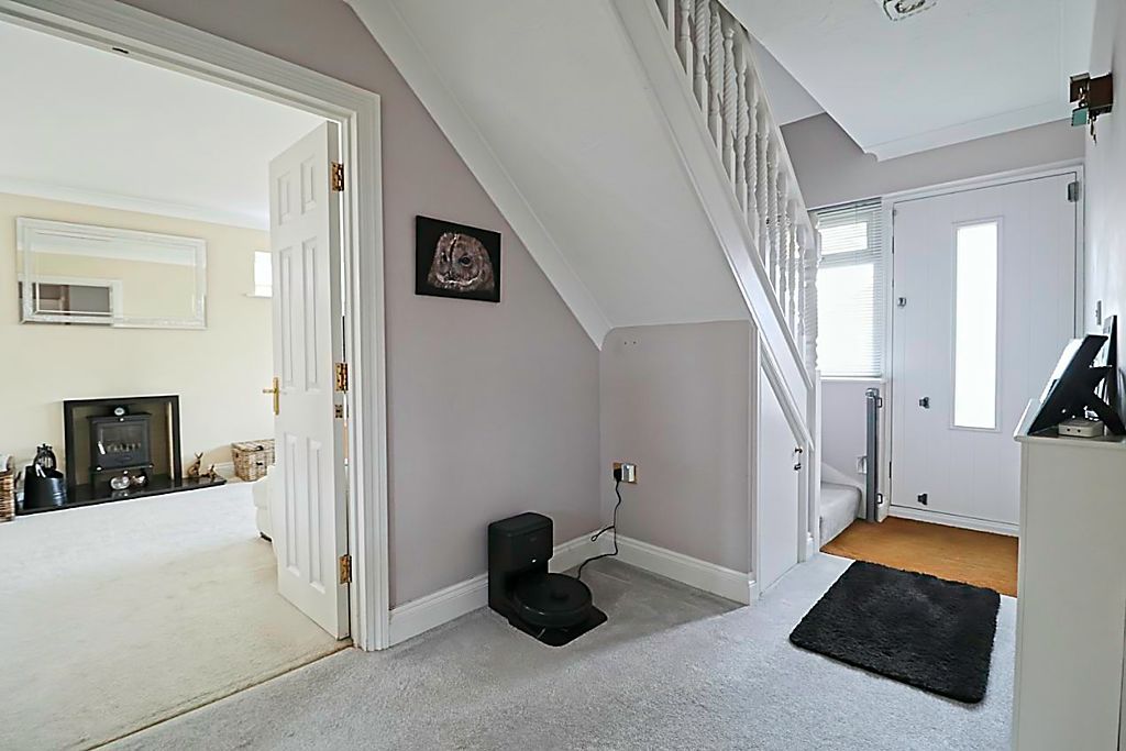 Property photo 2 of 19 Hallway