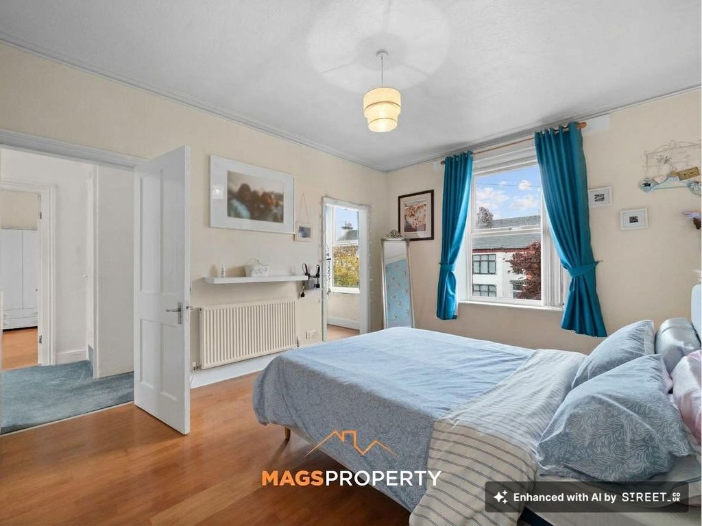 Property photo 3 of 39