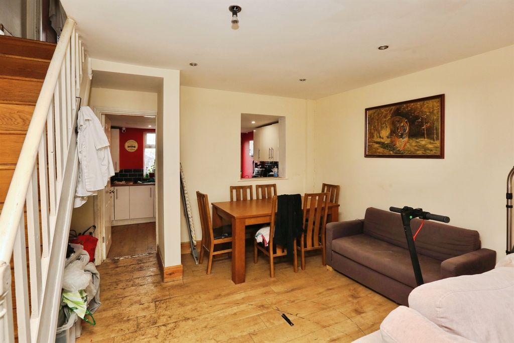 Property photo 3 of 7