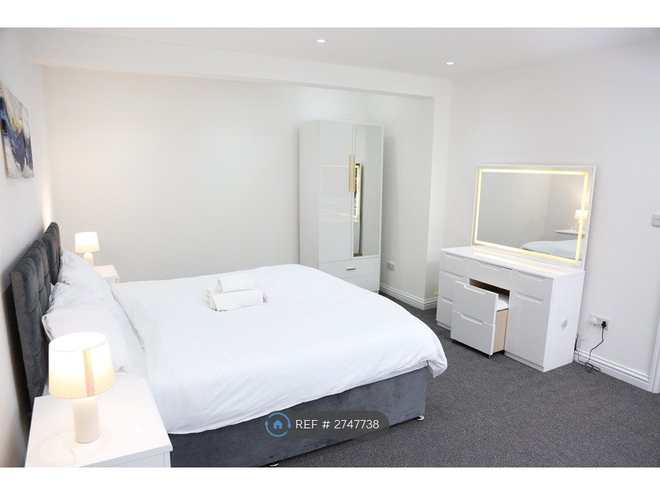 Property photo 3 of 35