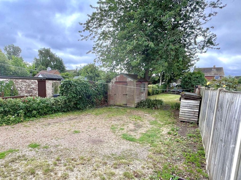 Property photo 2 of 11