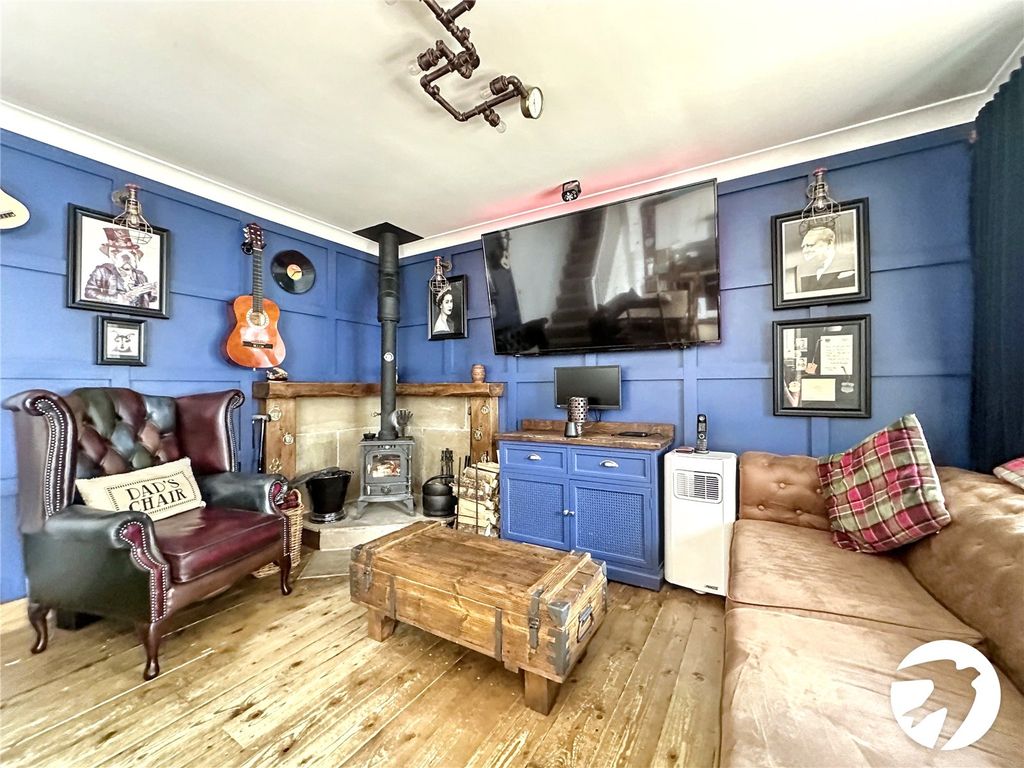 Property photo 2 of 10 Lounge