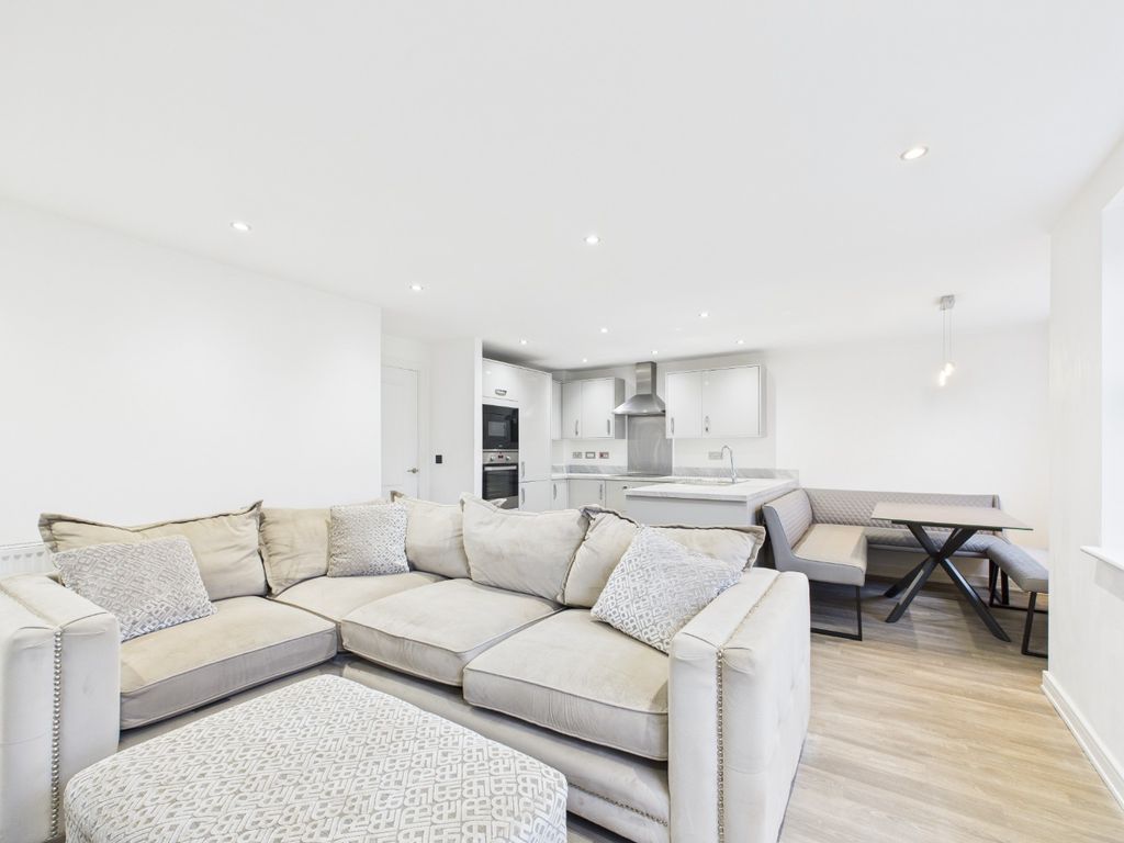 Property photo 3 of 13 4821257