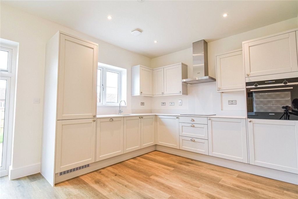Property photo 2 of 12 Kitchen