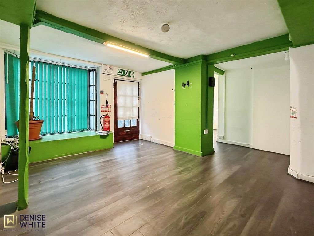 Property photo 2 of 26