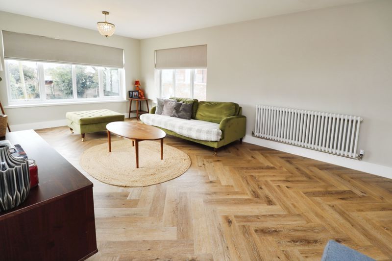 Property photo 3 of 27 High Street